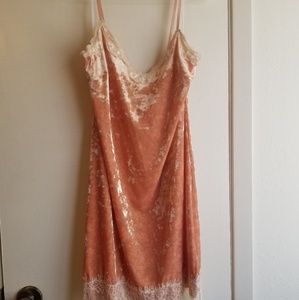 Beautifully Forever 21 dress. Contemporary